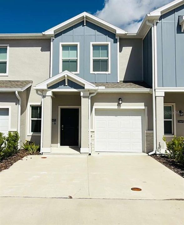 For Rent: $1,950 (3 beds, 2 baths, 1689 Square Feet)