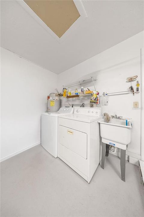 待售: $216,000 (2 贝兹, 2 浴室, 1571 平方英尺)