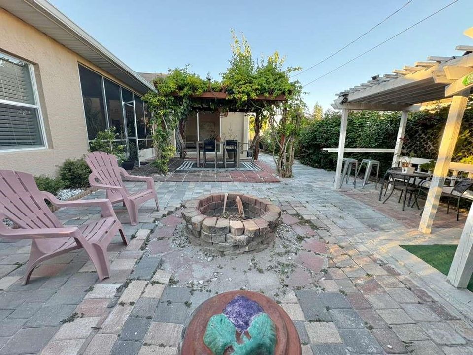 For Sale: $525,000 (3 beds, 2 baths, 1822 Square Feet)