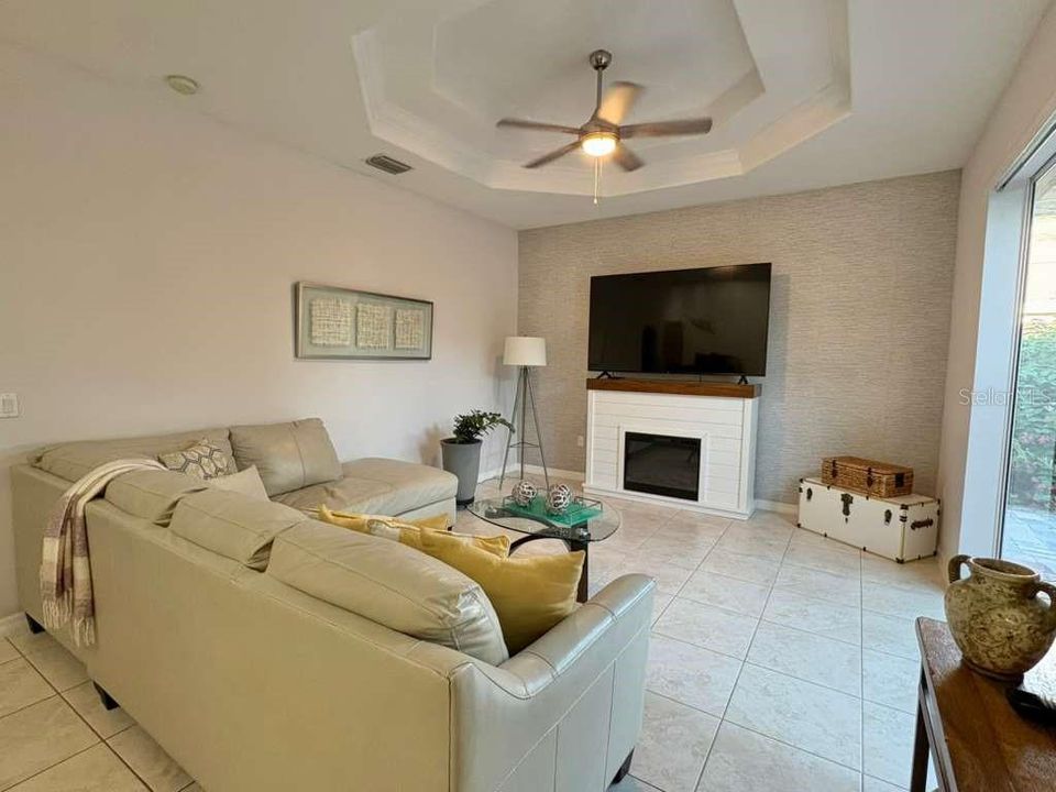 For Sale: $525,000 (3 beds, 2 baths, 1822 Square Feet)