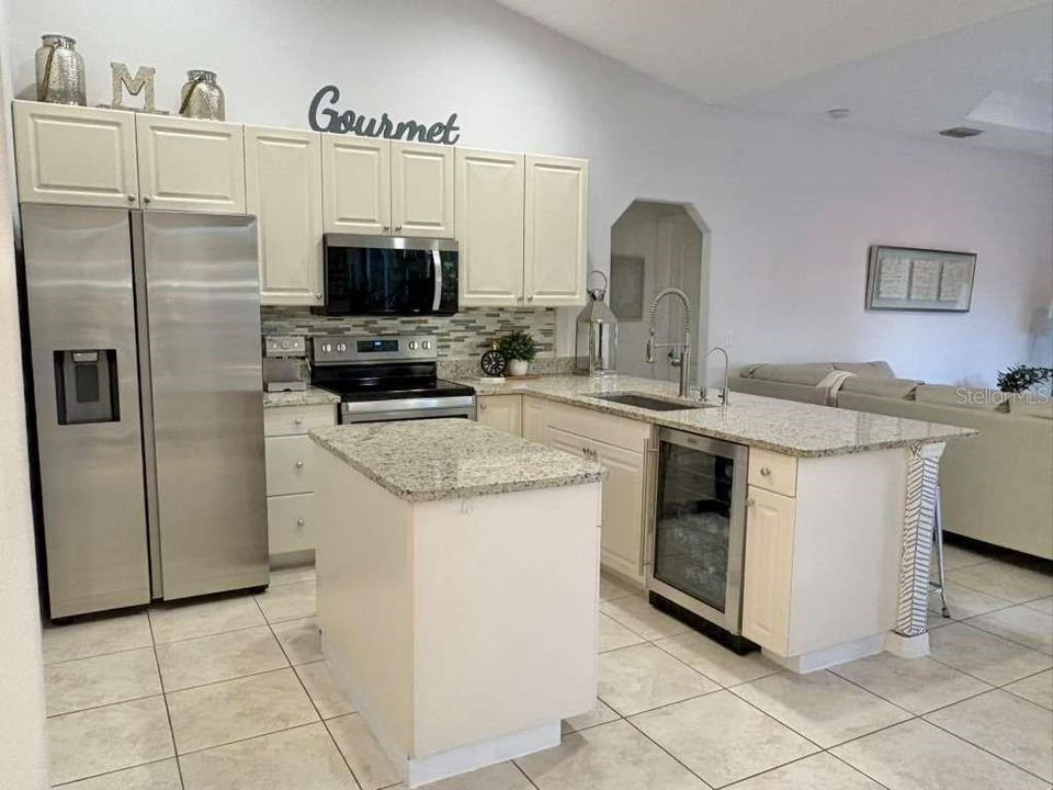 For Sale: $525,000 (3 beds, 2 baths, 1822 Square Feet)