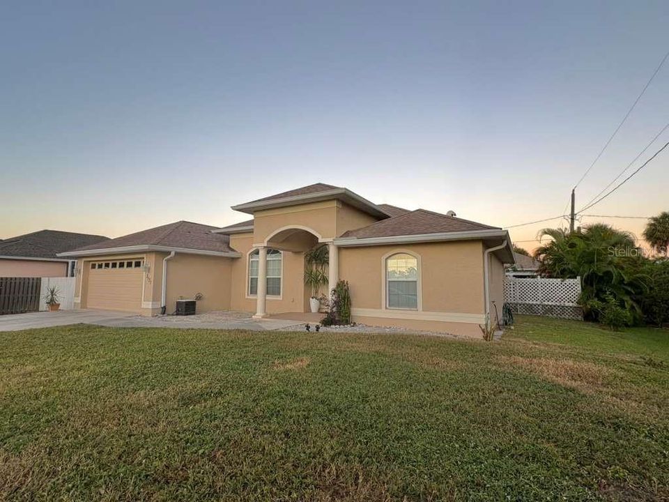 For Sale: $525,000 (3 beds, 2 baths, 1822 Square Feet)