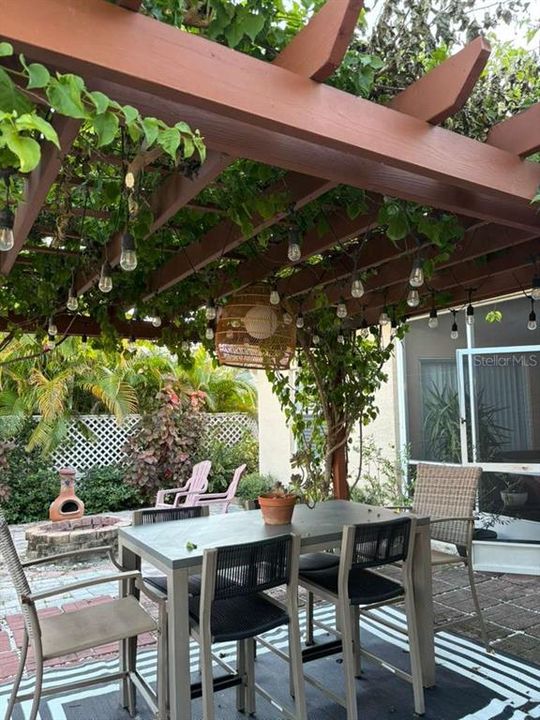 For Sale: $525,000 (3 beds, 2 baths, 1822 Square Feet)