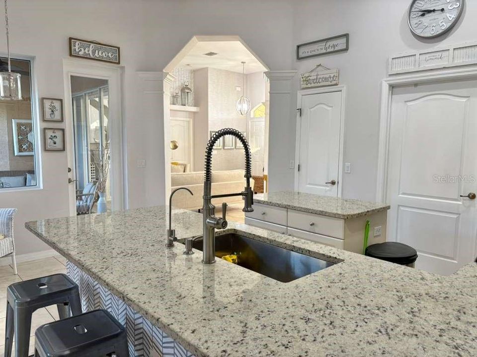 For Sale: $525,000 (3 beds, 2 baths, 1822 Square Feet)