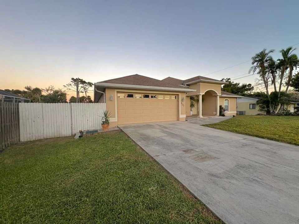 For Sale: $525,000 (3 beds, 2 baths, 1822 Square Feet)