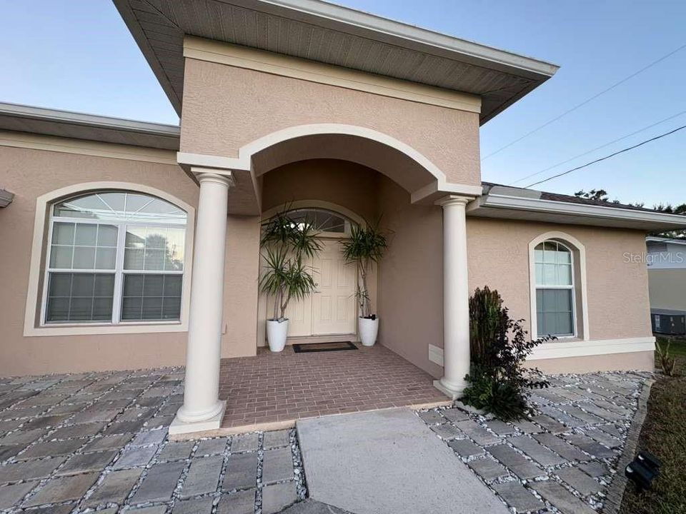 For Sale: $525,000 (3 beds, 2 baths, 1822 Square Feet)