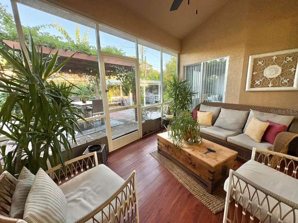 For Sale: $525,000 (3 beds, 2 baths, 1822 Square Feet)