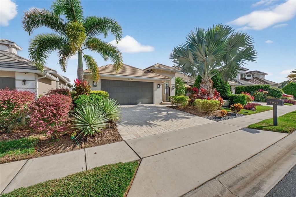 For Sale: $479,000 (3 beds, 2 baths, 1781 Square Feet)