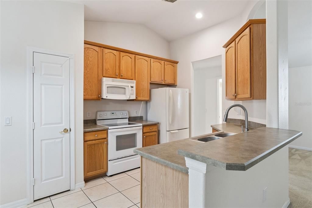 待售: $317,500 (3 贝兹, 2 浴室, 1282 平方英尺)