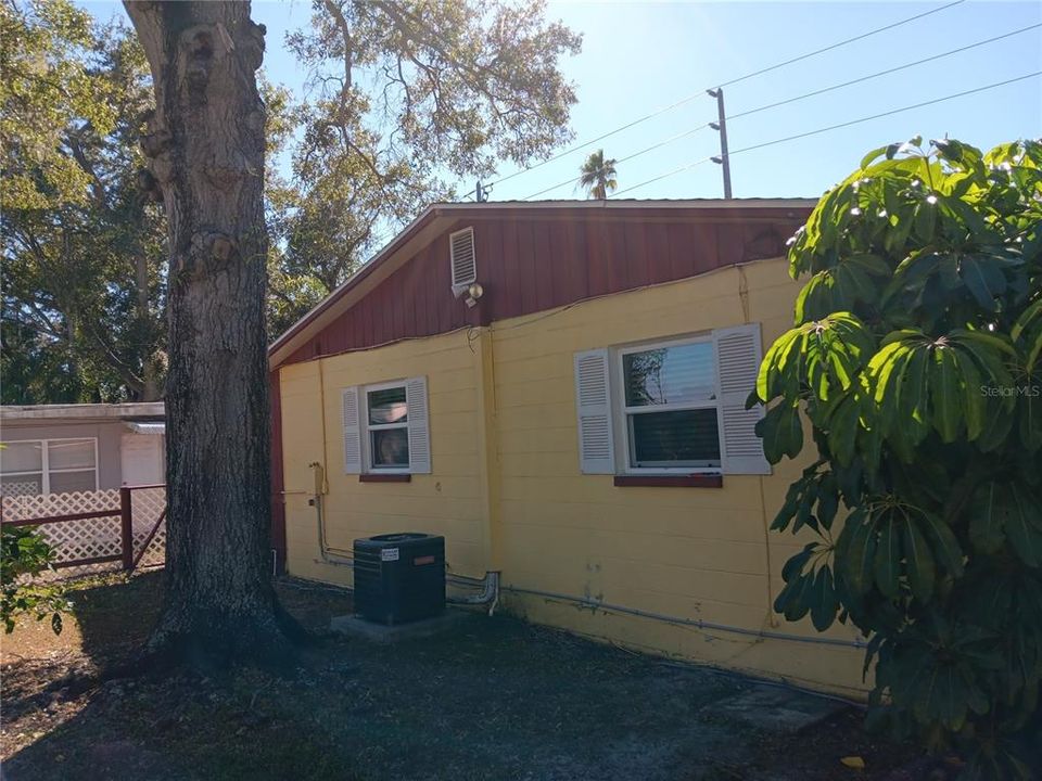 For Sale: $459,000 (2 beds, 2 baths, 1897 Square Feet)