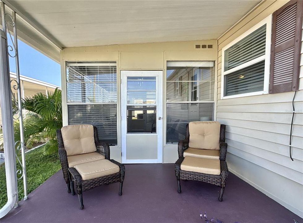 For Sale: $95,000 (2 beds, 2 baths, 893 Square Feet)