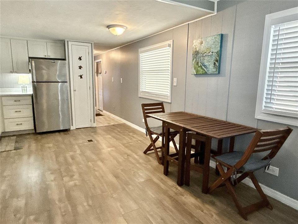 For Sale: $95,000 (2 beds, 2 baths, 893 Square Feet)