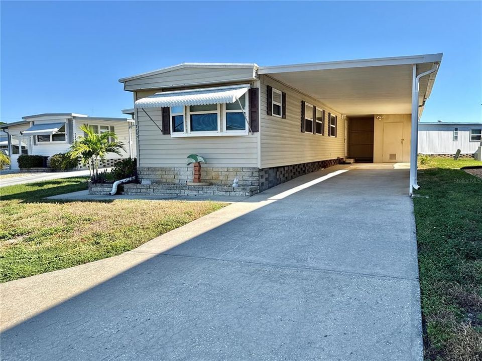 For Sale: $95,000 (2 beds, 2 baths, 893 Square Feet)