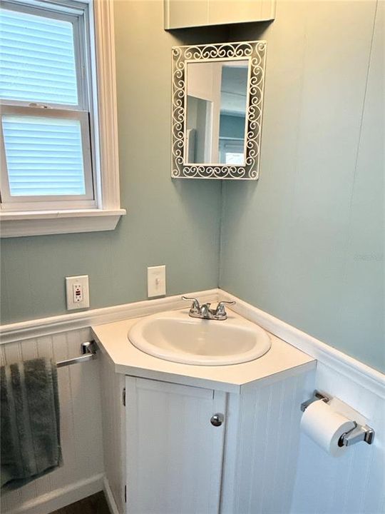 For Sale: $95,000 (2 beds, 2 baths, 893 Square Feet)