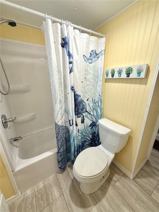 For Sale: $95,000 (2 beds, 2 baths, 893 Square Feet)