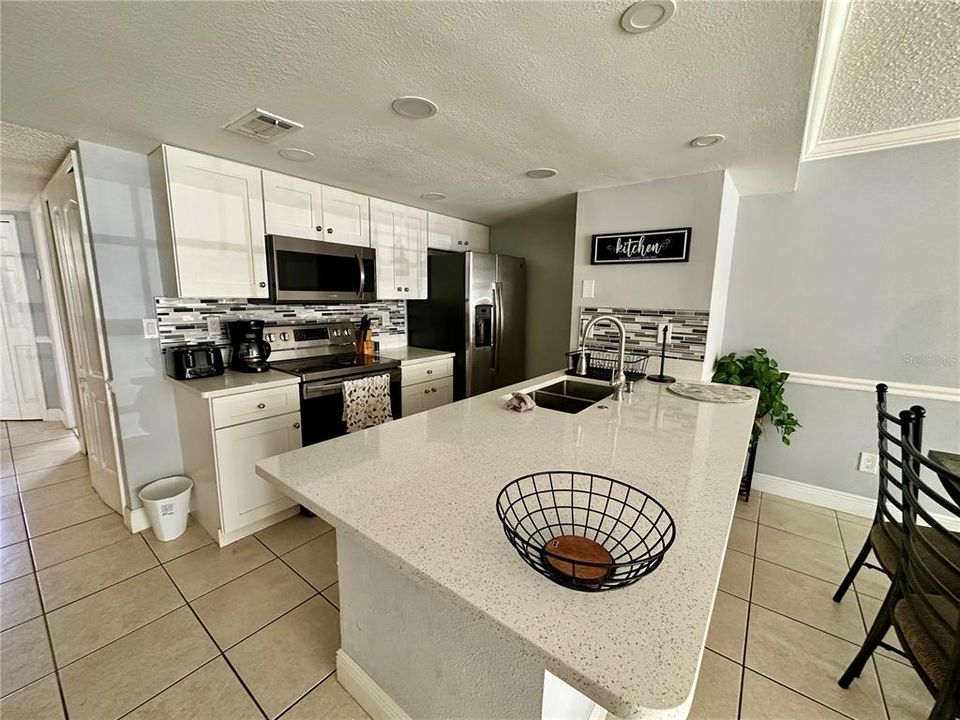 For Rent: $2,000 (3 beds, 2 baths, 1220 Square Feet)