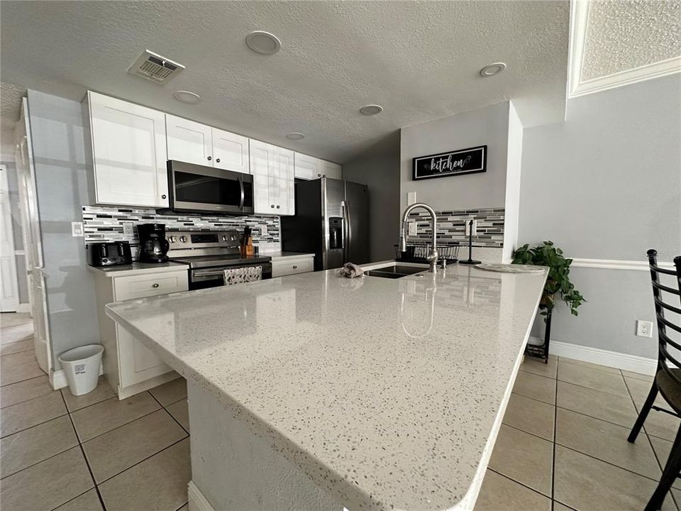 For Rent: $2,000 (3 beds, 2 baths, 1220 Square Feet)