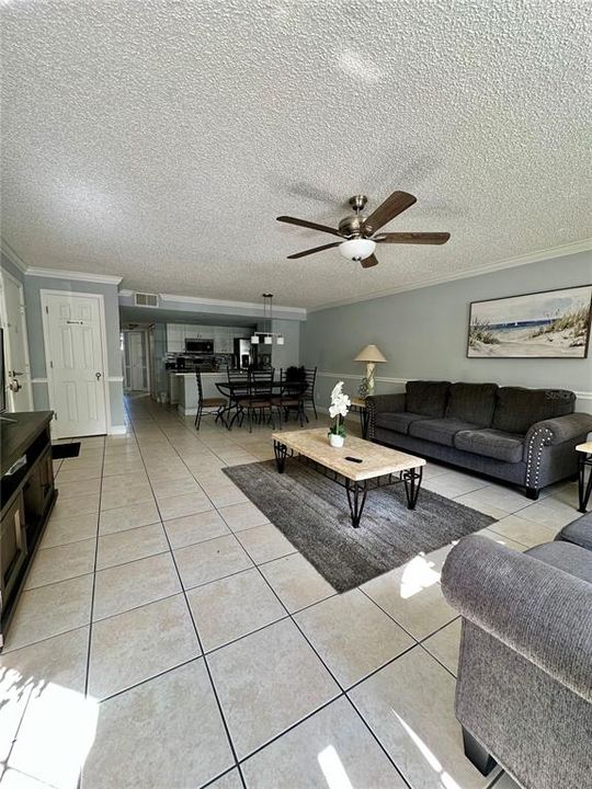 For Rent: $2,000 (3 beds, 2 baths, 1220 Square Feet)