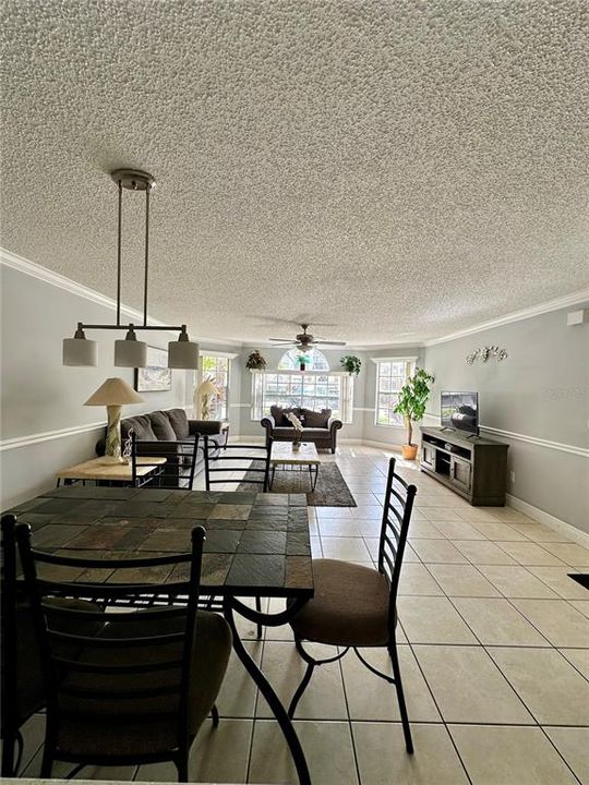 For Rent: $2,000 (3 beds, 2 baths, 1220 Square Feet)