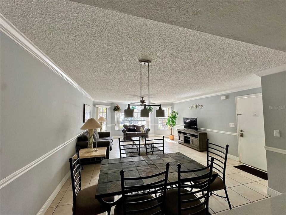 For Rent: $2,000 (3 beds, 2 baths, 1220 Square Feet)