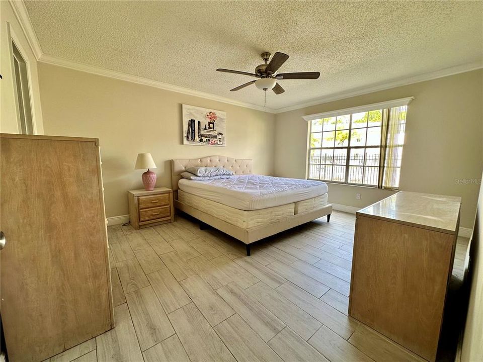 For Rent: $2,000 (3 beds, 2 baths, 1220 Square Feet)