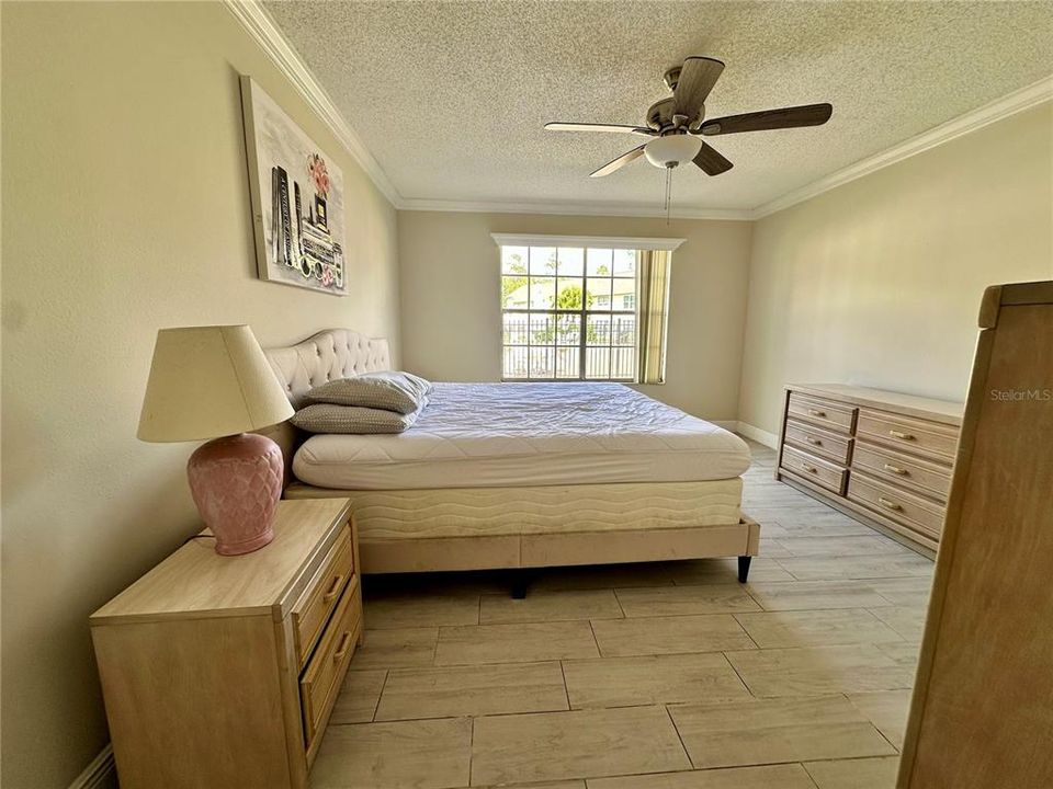 For Rent: $2,000 (3 beds, 2 baths, 1220 Square Feet)