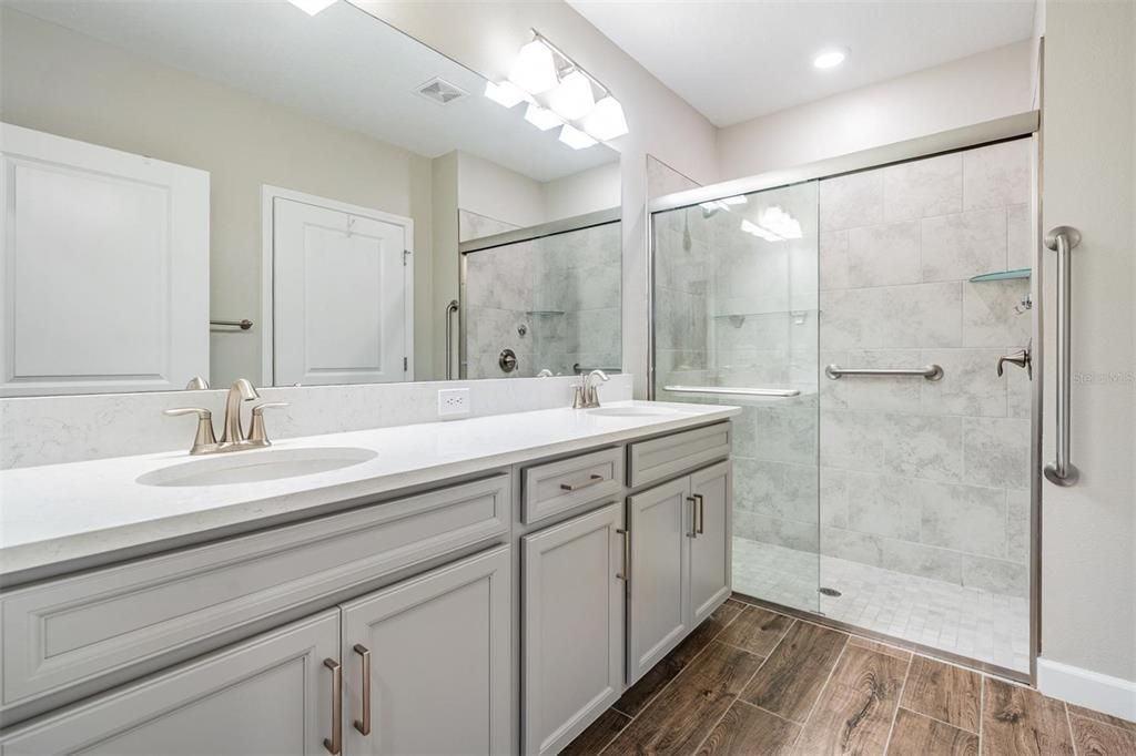 Под контрактом: $280,000 (2 спален, 2 ванн, 1614 Квадратных фут)