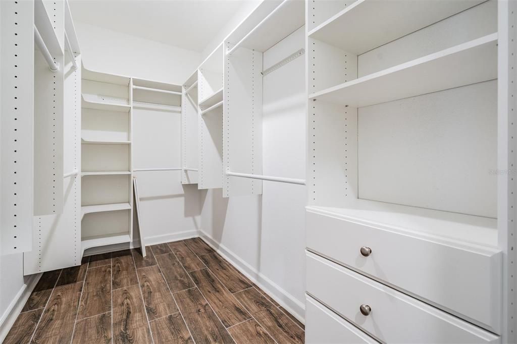 Под контрактом: $280,000 (2 спален, 2 ванн, 1614 Квадратных фут)