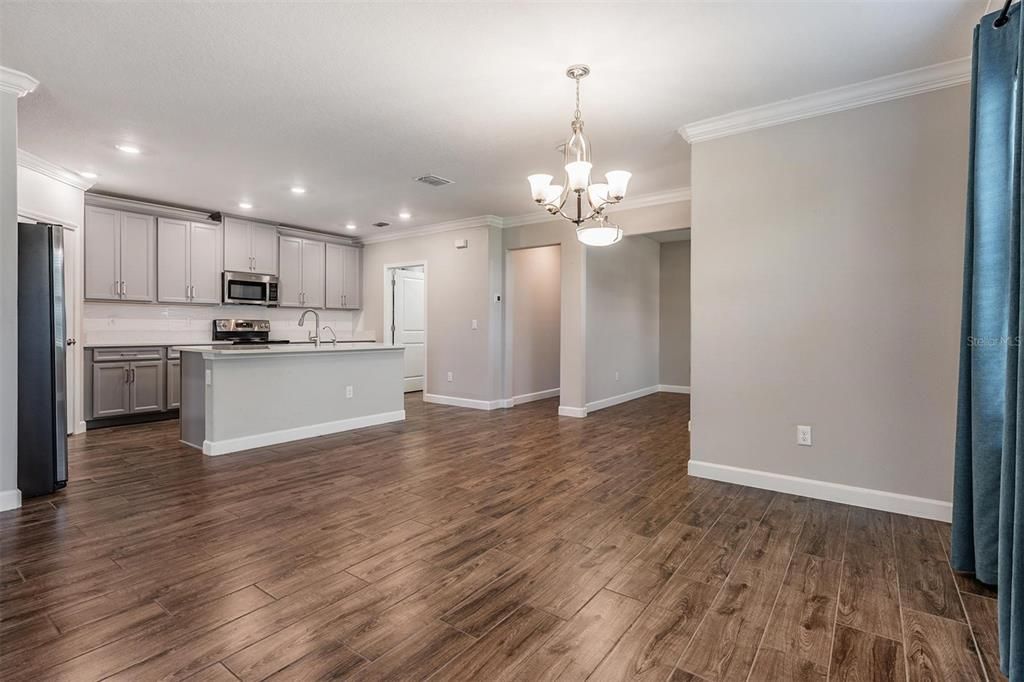 Под контрактом: $280,000 (2 спален, 2 ванн, 1614 Квадратных фут)