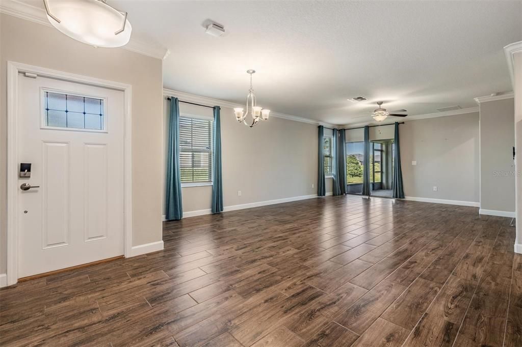 Под контрактом: $280,000 (2 спален, 2 ванн, 1614 Квадратных фут)