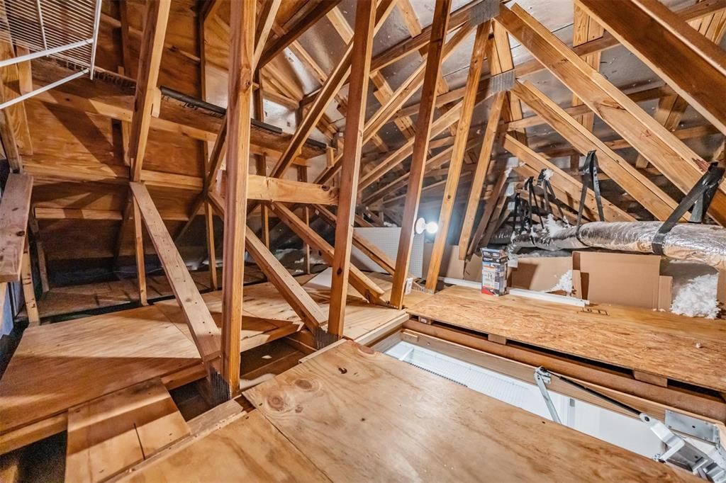 Под контрактом: $280,000 (2 спален, 2 ванн, 1614 Квадратных фут)