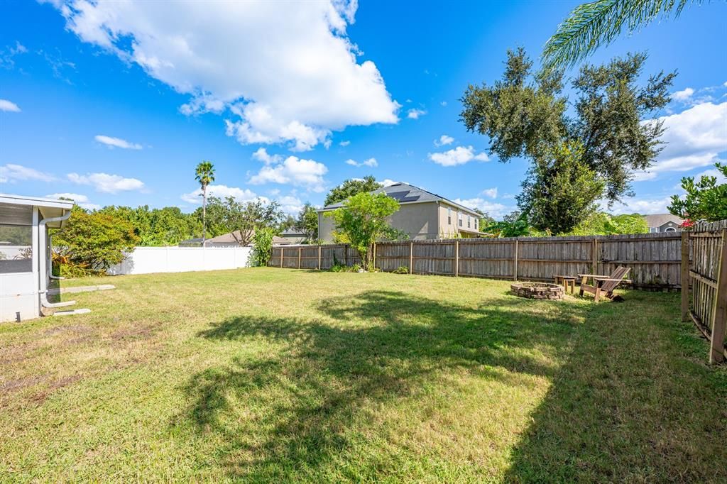 待售: $475,000 (4 贝兹, 2 浴室, 2356 平方英尺)