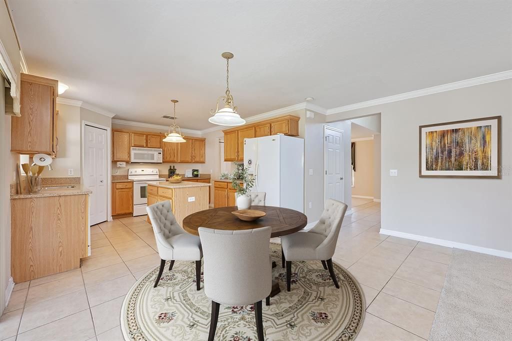 待售: $475,000 (4 贝兹, 2 浴室, 2356 平方英尺)