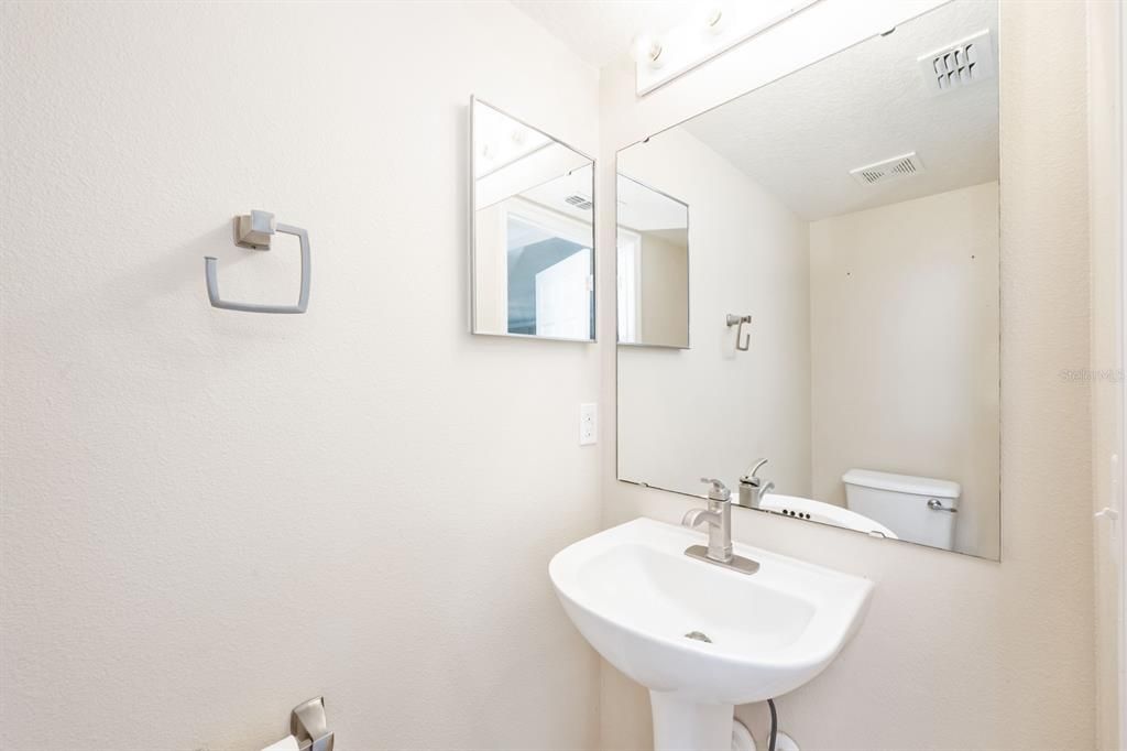 待售: $475,000 (4 贝兹, 2 浴室, 2356 平方英尺)