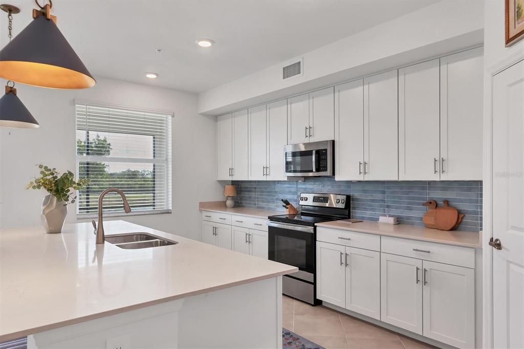 For Sale: $449,999 (3 beds, 2 baths, 1780 Square Feet)