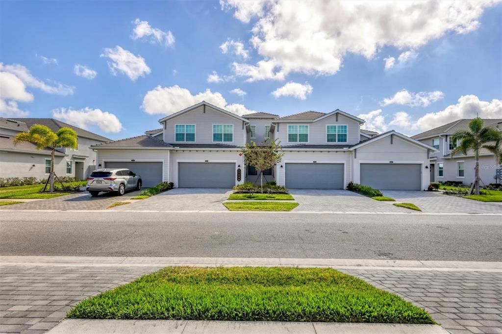 For Sale: $449,999 (3 beds, 2 baths, 1780 Square Feet)