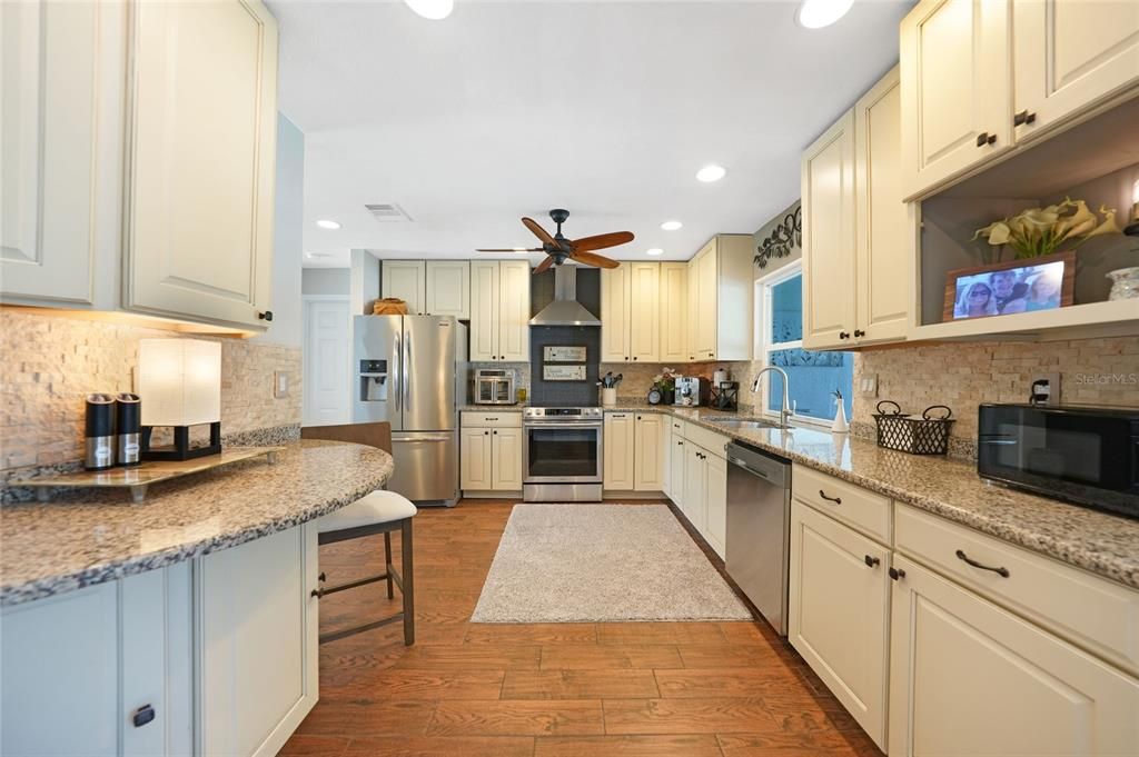 En Venta: $499,900 (3 camas, 2 baños, 2122 Pies cuadrados)