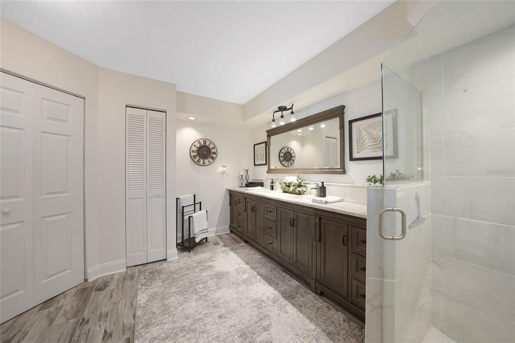 En Venta: $499,900 (3 camas, 2 baños, 2122 Pies cuadrados)