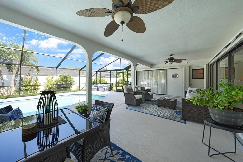 En Venta: $499,900 (3 camas, 2 baños, 2122 Pies cuadrados)