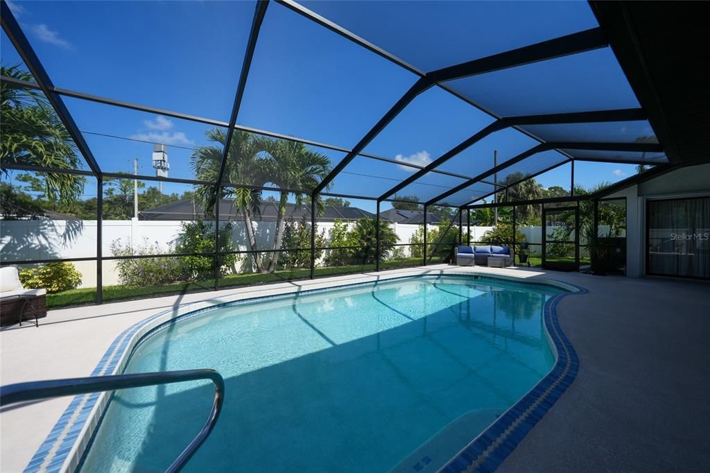 En Venta: $499,900 (3 camas, 2 baños, 2122 Pies cuadrados)