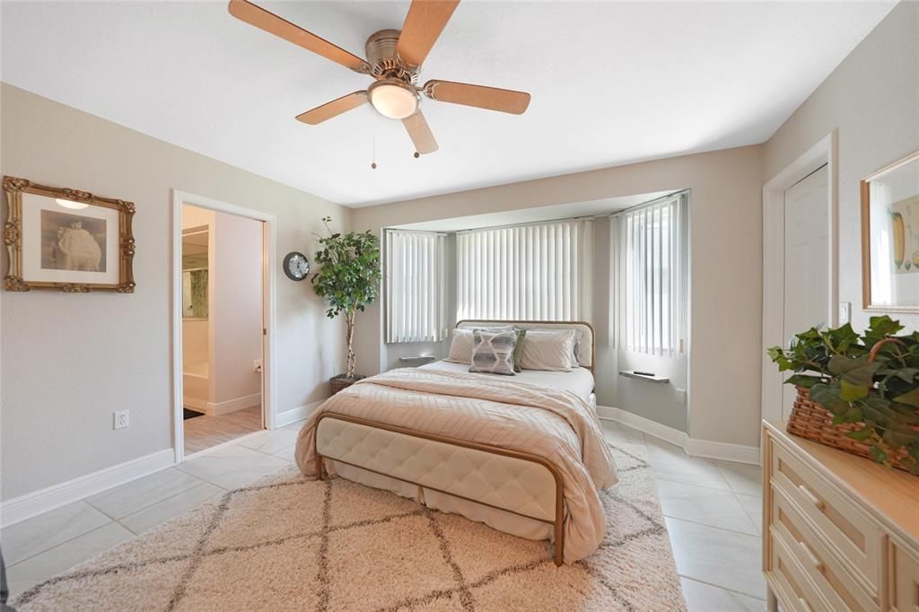 En Venta: $499,900 (3 camas, 2 baños, 2122 Pies cuadrados)