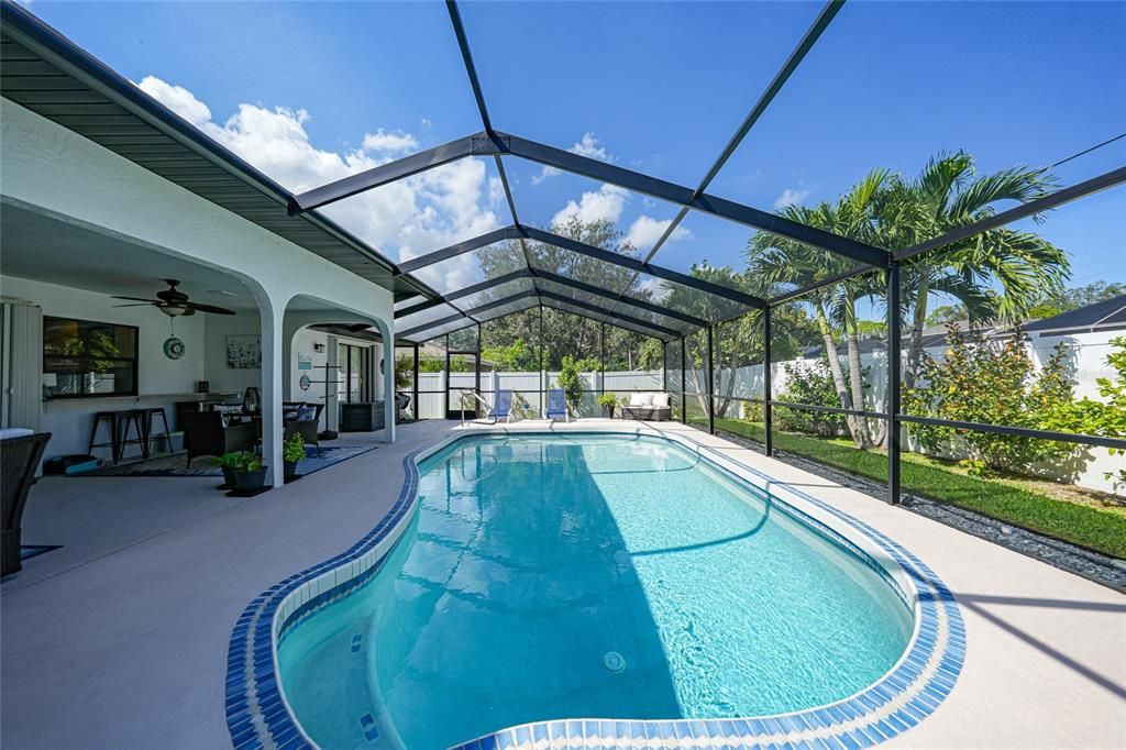 En Venta: $499,900 (3 camas, 2 baños, 2122 Pies cuadrados)