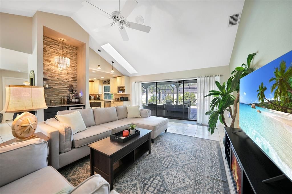 En Venta: $499,900 (3 camas, 2 baños, 2122 Pies cuadrados)