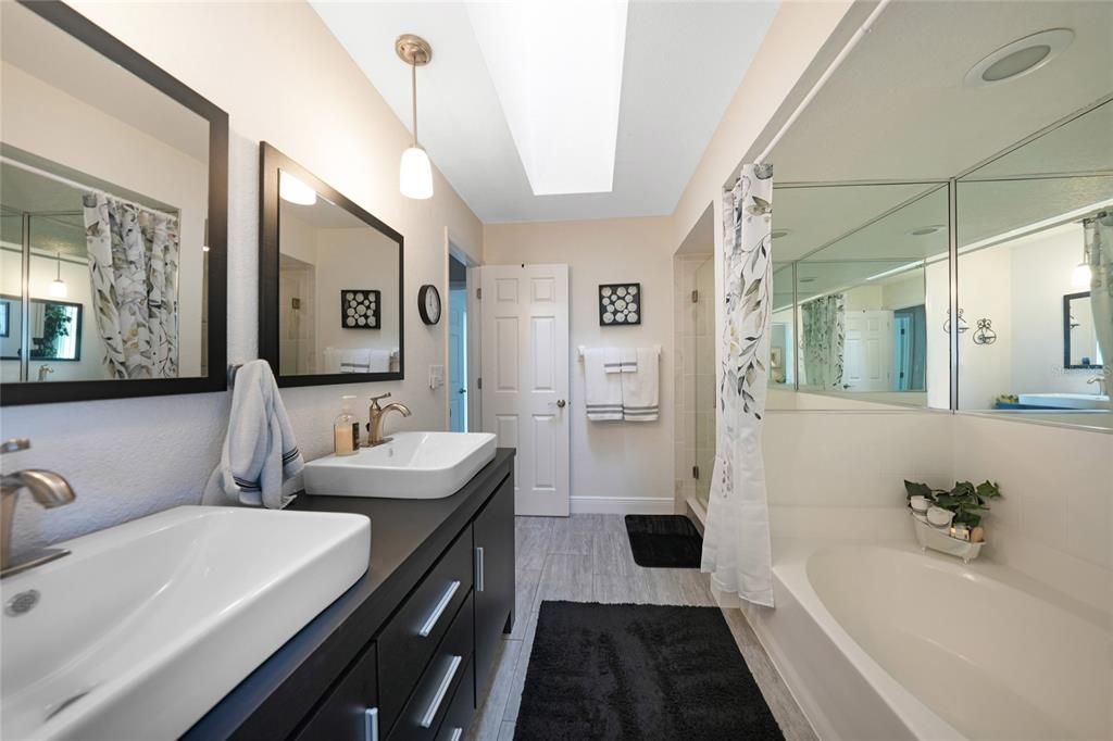 En Venta: $499,900 (3 camas, 2 baños, 2122 Pies cuadrados)