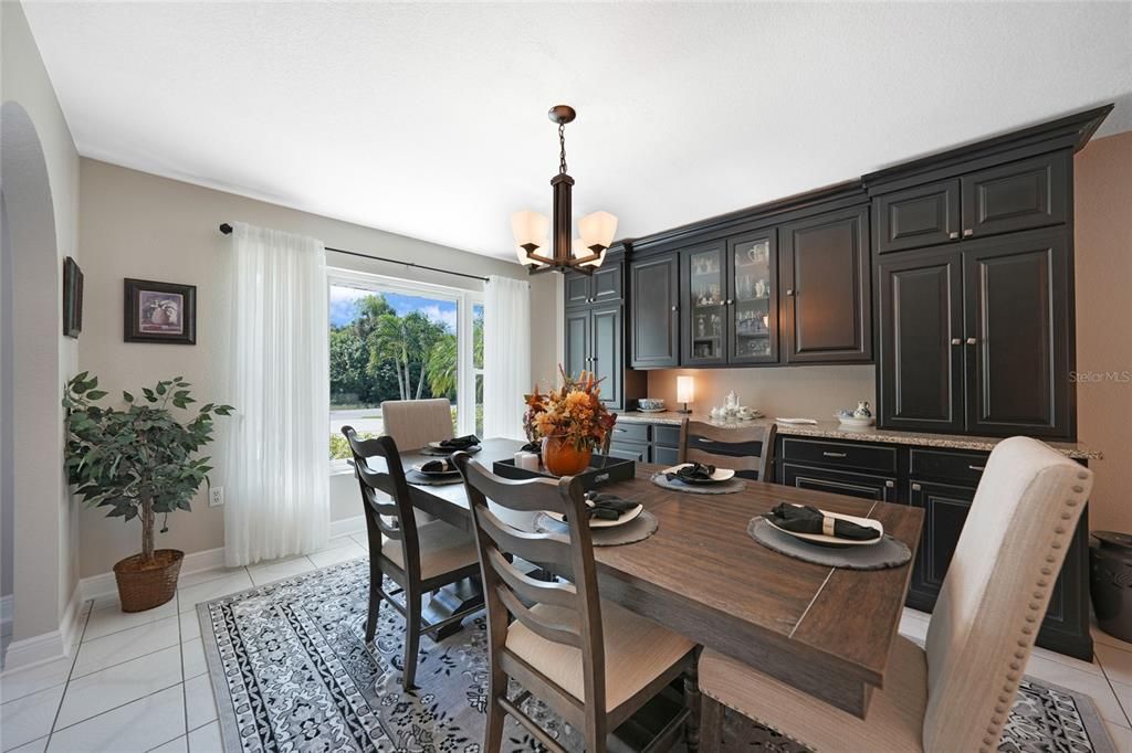 En Venta: $499,900 (3 camas, 2 baños, 2122 Pies cuadrados)