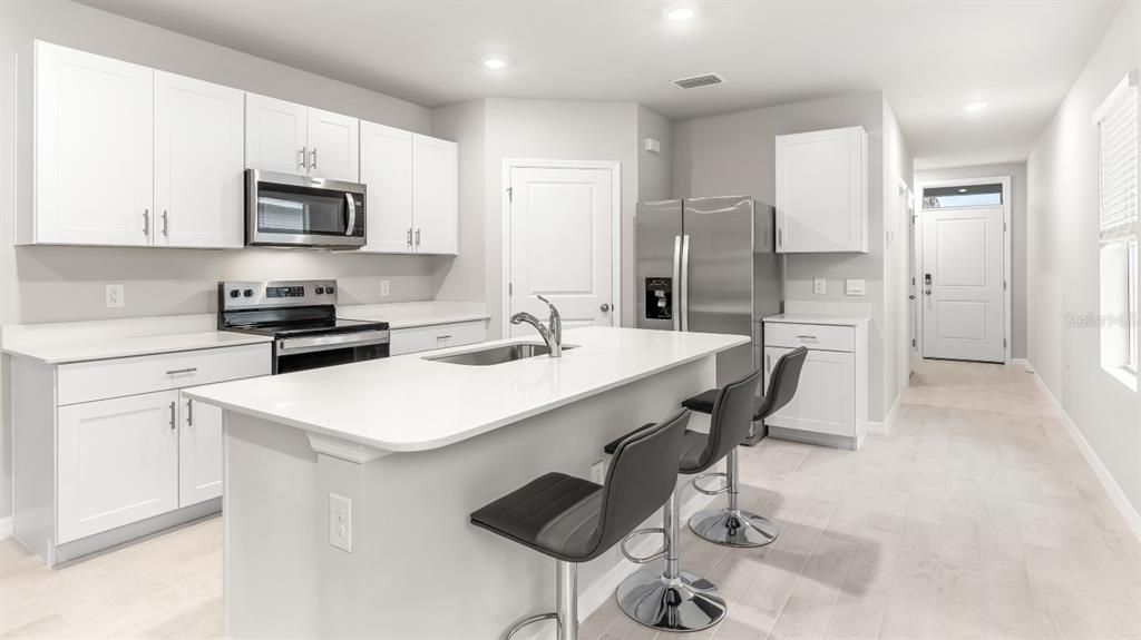 На продажу: $314,999 (4 спален, 2 ванн, 1665 Квадратных фут)