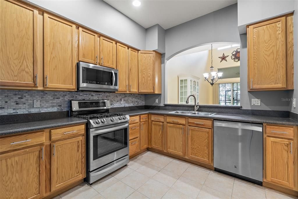 For Sale: $385,000 (4 beds, 3 baths, 2350 Square Feet)