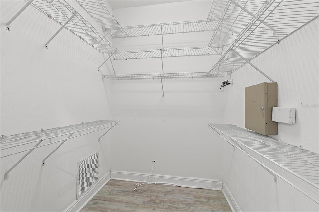 For Sale: $385,000 (4 beds, 3 baths, 2350 Square Feet)