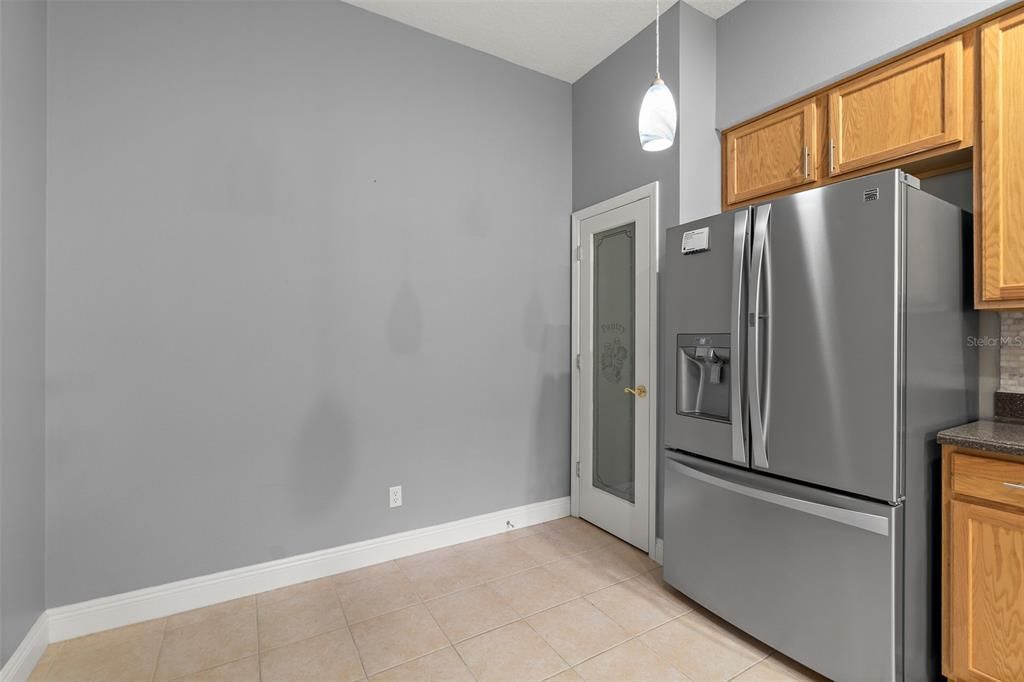 For Sale: $385,000 (4 beds, 3 baths, 2350 Square Feet)