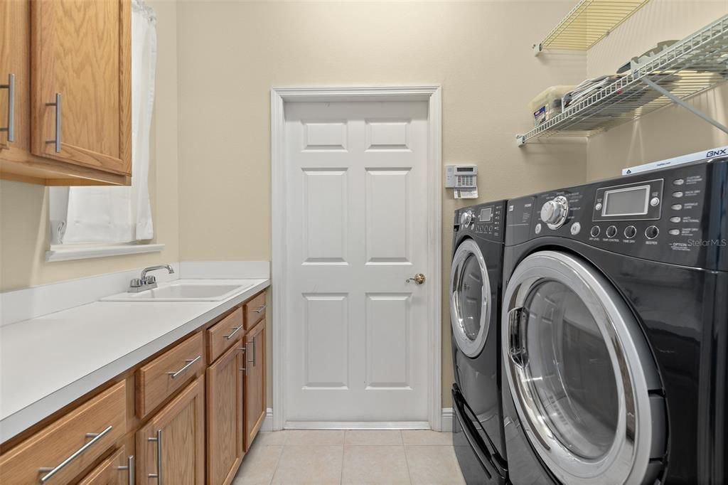 For Sale: $385,000 (4 beds, 3 baths, 2350 Square Feet)